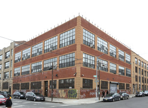 236 Moore St in Brooklyn, NY - Building Photo - Primary Photo