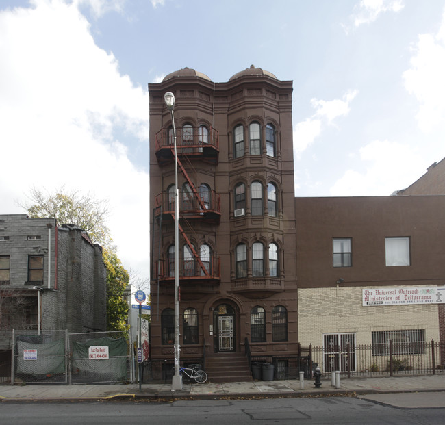 959 Bedford Ave in Brooklyn, NY - Foto de edificio - Building Photo