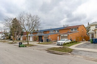 107 Haven Hill Sq in Toronto, ON - Building Photo