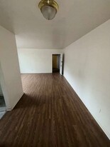 13965 Superior Rd, Unit 106 in East Cleveland, OH - Building Photo