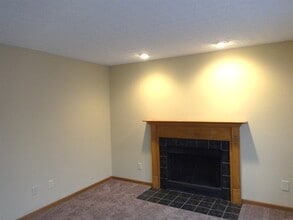 1079 Oxfordshire Dr in Columbus, OH - Building Photo - Building Photo