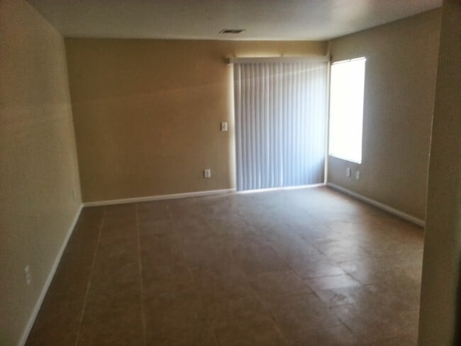 1860 Crystal Gem St in Las Vegas, NV - Building Photo - Building Photo