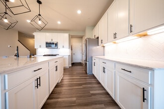 17904 Giants Wy in Lakeville, MN - Building Photo - Building Photo