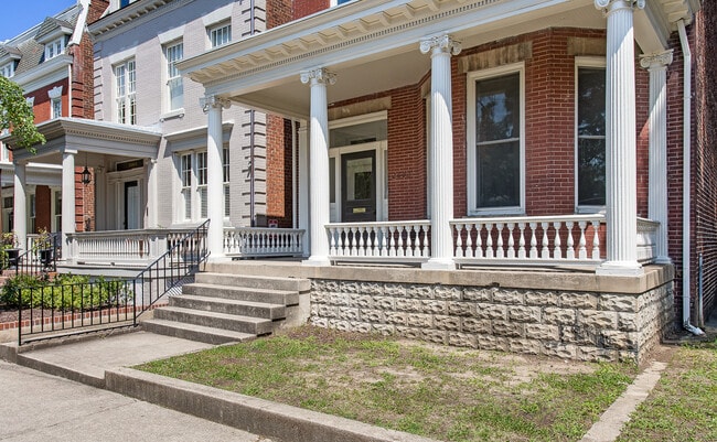 2602 W Grace St in Richmond, VA - Building Photo - Building Photo