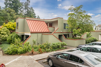 Banbury Apartments in Milwaukie, OR - Building Photo - Building Photo