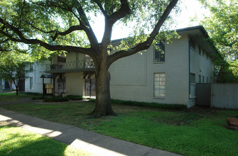 Sandia Park in Dallas, TX - Foto de edificio - Building Photo