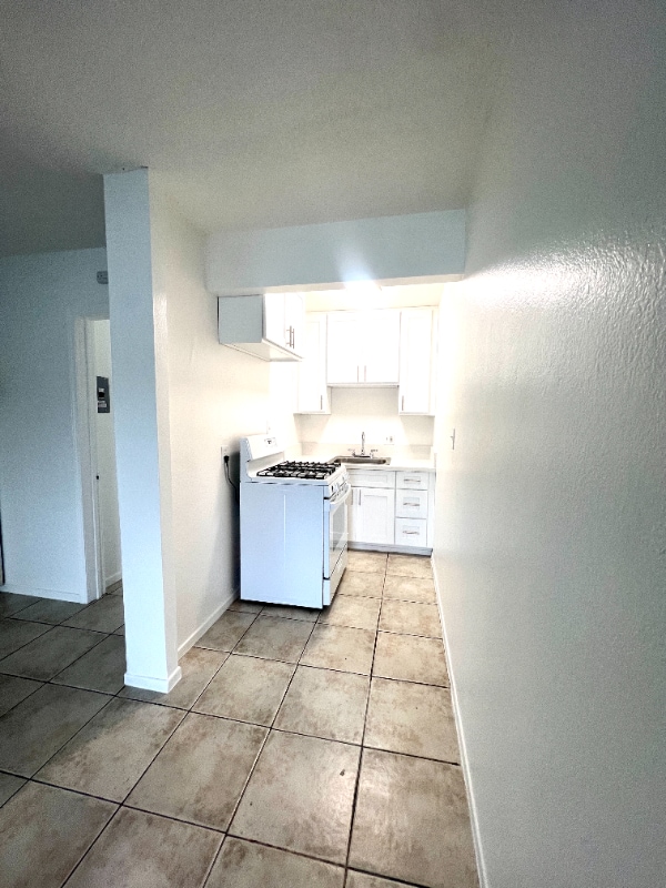 1134 N East St, Unit F in Anaheim, CA - Building Photo - Building Photo