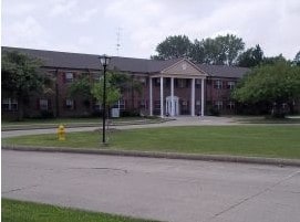 Sunset Square Apartments in Piqua, OH - Foto de edificio