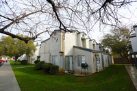 Oildale Arms in Bakersfield, CA - Foto de edificio - Building Photo