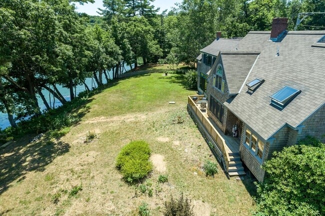 21 Harpswell Islands Rd in Harpswell, ME - Building Photo - Building Photo