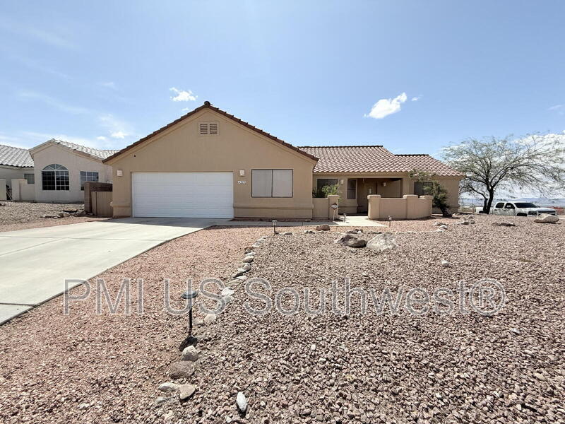 2232 Shadow Canyon Dr in Bullhead City, AZ - Building Photo