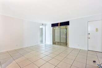 6544 Chasewood Dr in Jupiter, FL - Foto de edificio - Building Photo