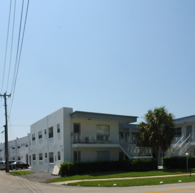 Crescent Arms Apartments in Hollywood, FL - Building Photo - Building Photo