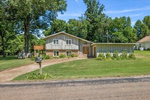 1532 Christine Cove in Covington, TN - Building Photo