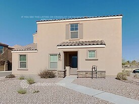 8216 W Illini St in Phoenix, AZ - Building Photo