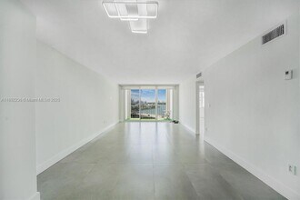 1865 NE 79th St in North Bay Village, FL - Building Photo - Building Photo