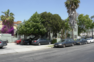 1711 N Serrano Ave in Los Angeles, CA - Building Photo - Building Photo