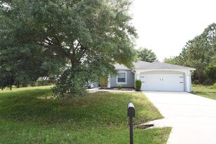 19 Burnham Ln in Palm Coast, FL - Building Photo