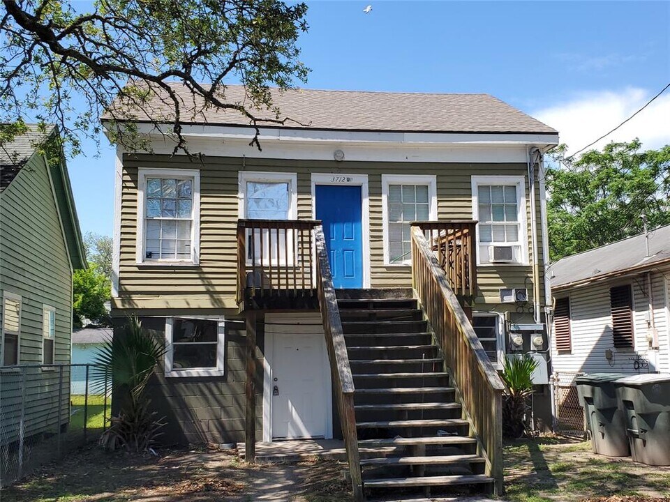 3712 Avenue L in Galveston, TX - Building Photo