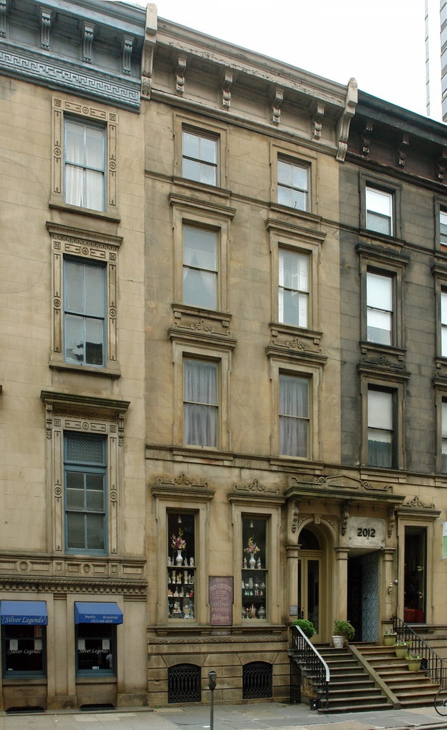 2010 Walnut St