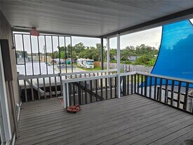 5650 Swift Rd in Sarasota, FL - Building Photo