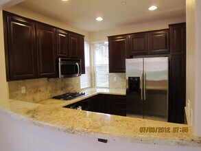 10410 Duxbury Ln in San Diego, CA - Building Photo - Building Photo