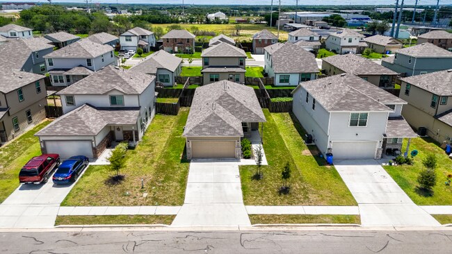 2513 Marty Way in Seguin, TX - Building Photo - Building Photo