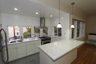 6401 Regent St in Oakland, CA - Building Photo - Building Photo
