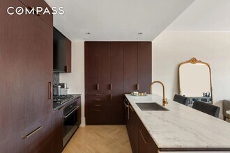 50 Clinton St in New York, NY - Building Photo - Building Photo