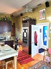 24 Ellington Rd, Unit 3 in Somerville, MA - Foto de edificio - Building Photo