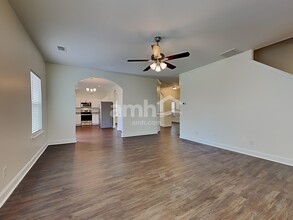 124 Laurel Ln in Guyton, GA - Building Photo - Building Photo