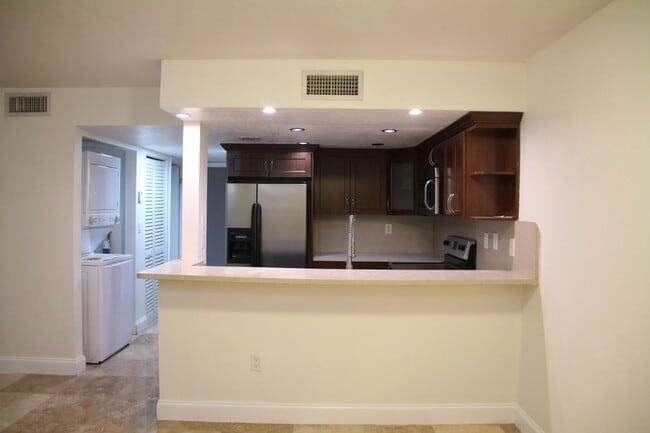 8811 SW 123rd Ct in Miami, FL - Building Photo - Building Photo