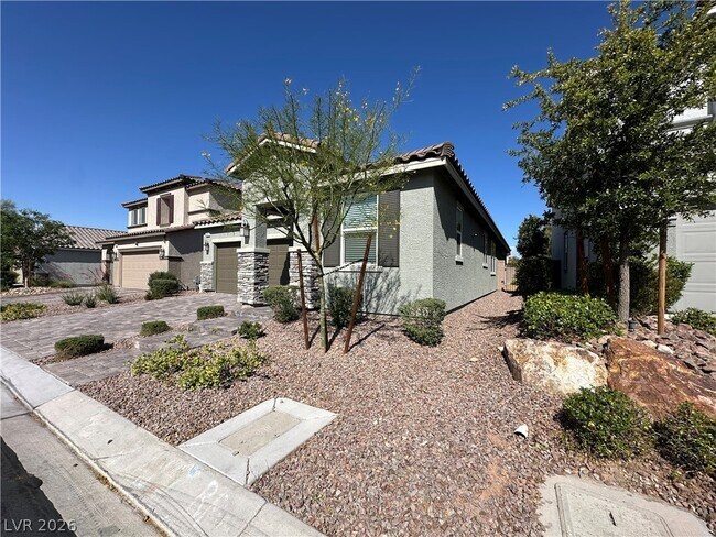 6060 Neptuno St in Las Vegas, NV - Building Photo - Building Photo