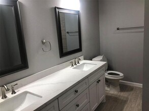 1618 Longacre Dr in Houston, TX - Building Photo - Building Photo