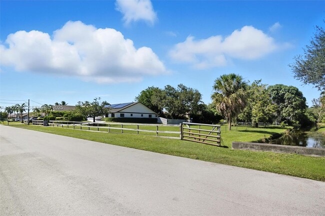 11521 NW 23rd St in Plantation, FL - Building Photo - Building Photo