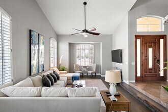 13010 E Shangri La Rd in Scottsdale, AZ - Building Photo - Building Photo