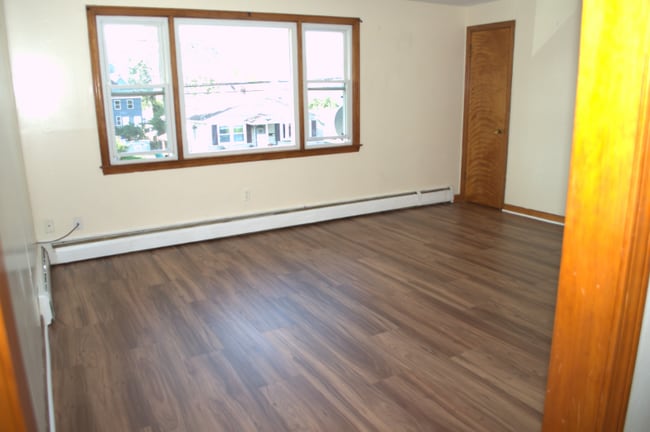 12 Maple Ave in Wallingford, CT - Building Photo - Building Photo