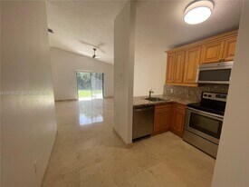 1300 Wiley St in Hollywood, FL - Building Photo