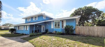 3866 Allenwood St in Sarasota, FL - Building Photo