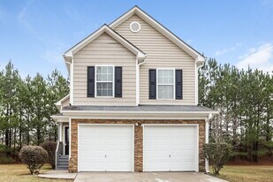 5701 Castlebrook Dr in Douglasville, GA - Building Photo