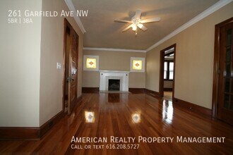 261 Garfield Ave NW in Grand Rapids, MI - Building Photo - Building Photo