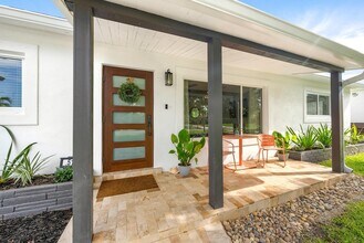 517 Gulf Rd in North Palm Beach, FL - Building Photo - Building Photo