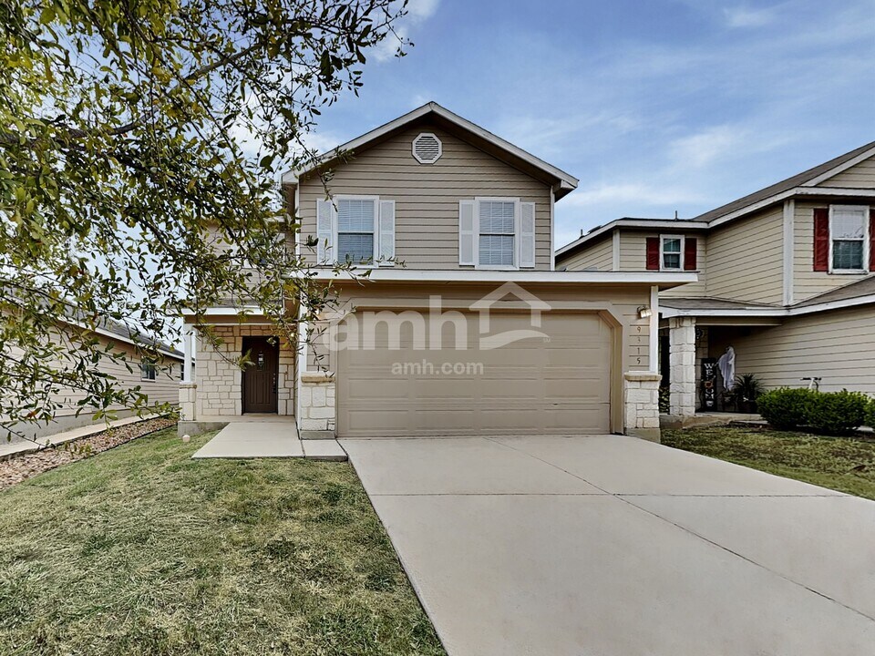 9315 Juniper Spring in San Antonio, TX - Building Photo