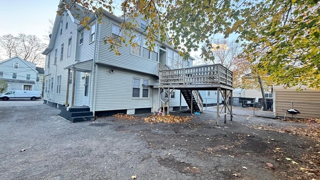 10 Eames St in Framingham, MA - Building Photo