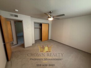 233 E Lois Ave in Tulare, CA - Building Photo - Building Photo