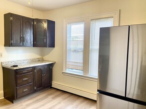 369 Park St in New Britain, CT - Building Photo - Building Photo