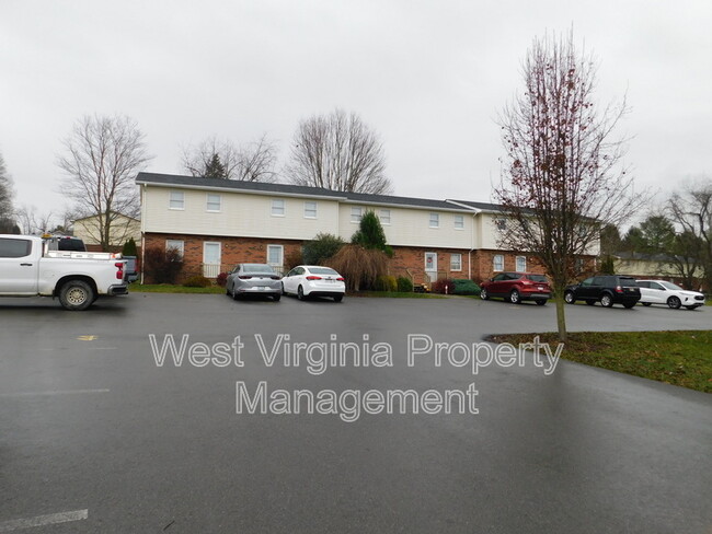 198 Cardinal Wy in Lewisburg, WV - Building Photo - Building Photo