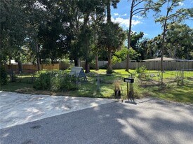 2866 E Rainbow Cir in Sarasota, FL - Building Photo
