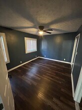 1678 Cheak St in Louisville, KY - Foto de edificio - Building Photo