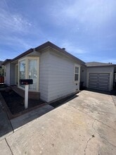 21 Orange Dr in Salinas, CA - Building Photo - Building Photo